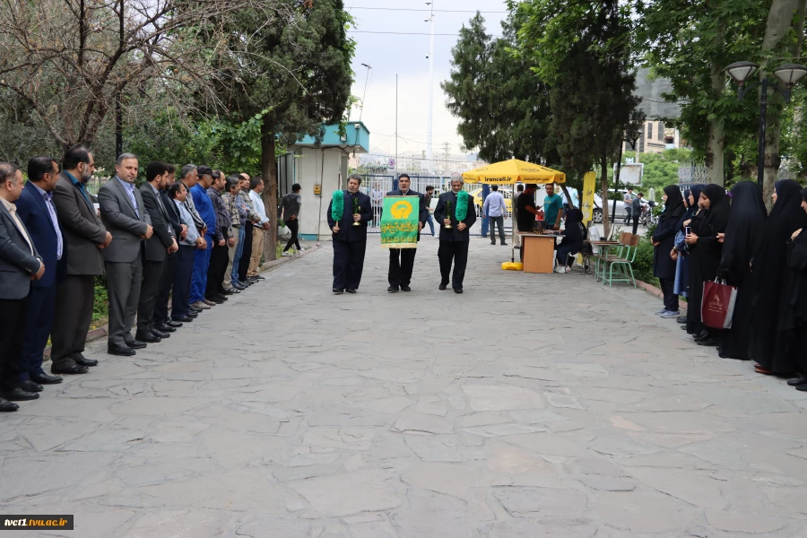 به مناسبت فرا رسیدن دهه کرامت؛
حضور خادمان آستان قدس رضوی(ع) در دانشکده فنی و حرفه ای انقلاب اسلامی تهران 2